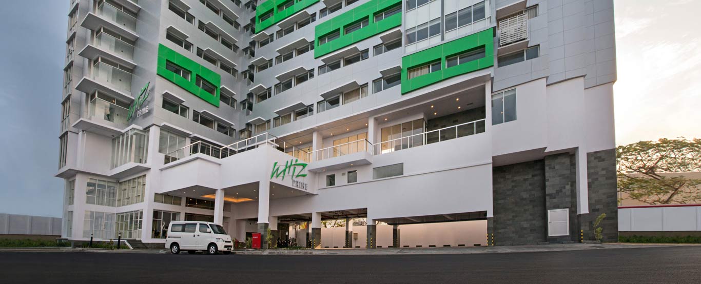 Facade Whiz Prime Hotel Megamas Manado